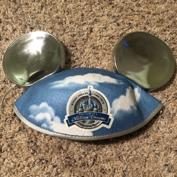 Disney Other - DISNEY WORLD YEAR OF A MILLION DREAMS CELEBRATION